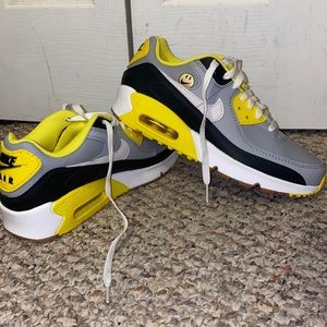 Nike air maxes size 6.5